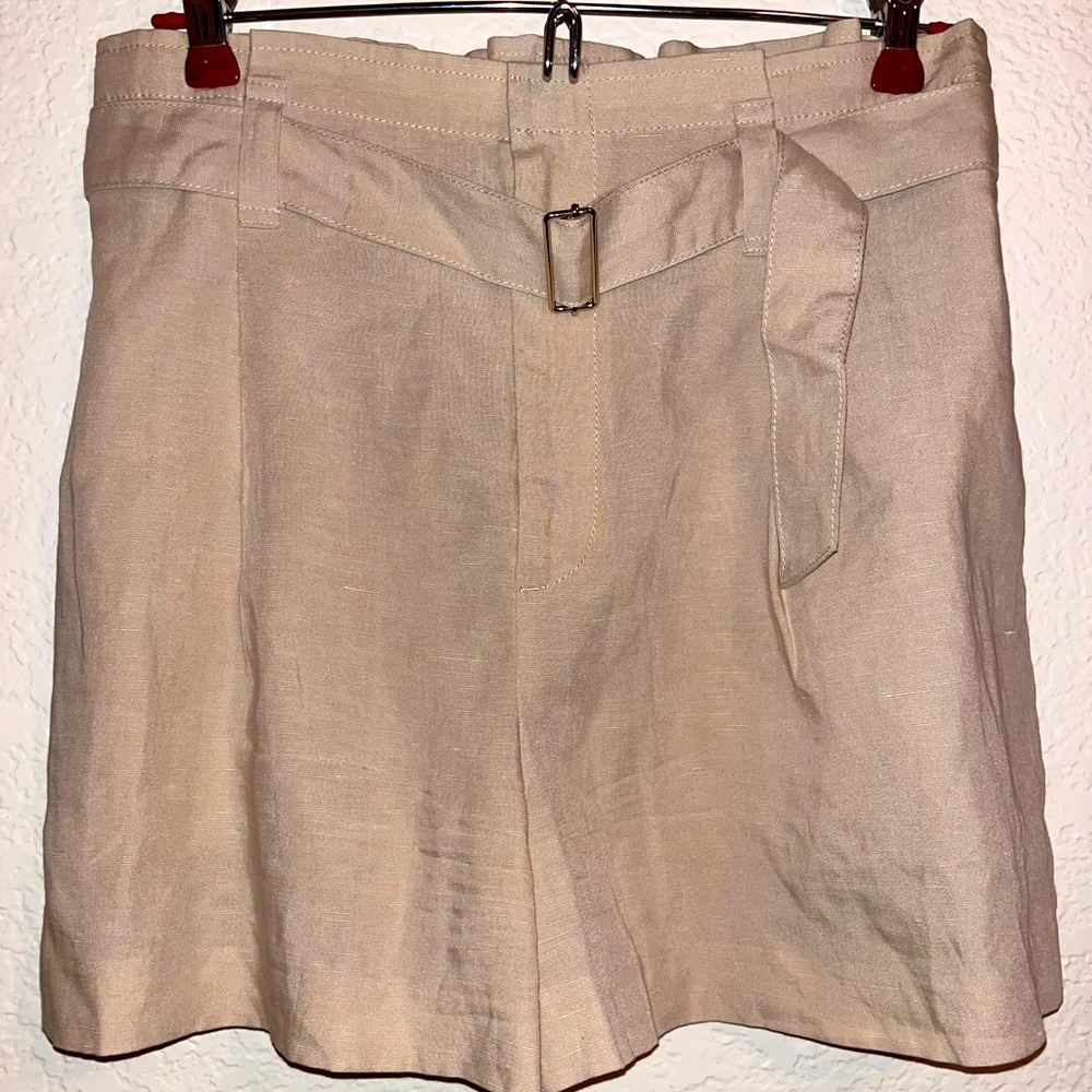 Club Monaco linen blend beige shorts
